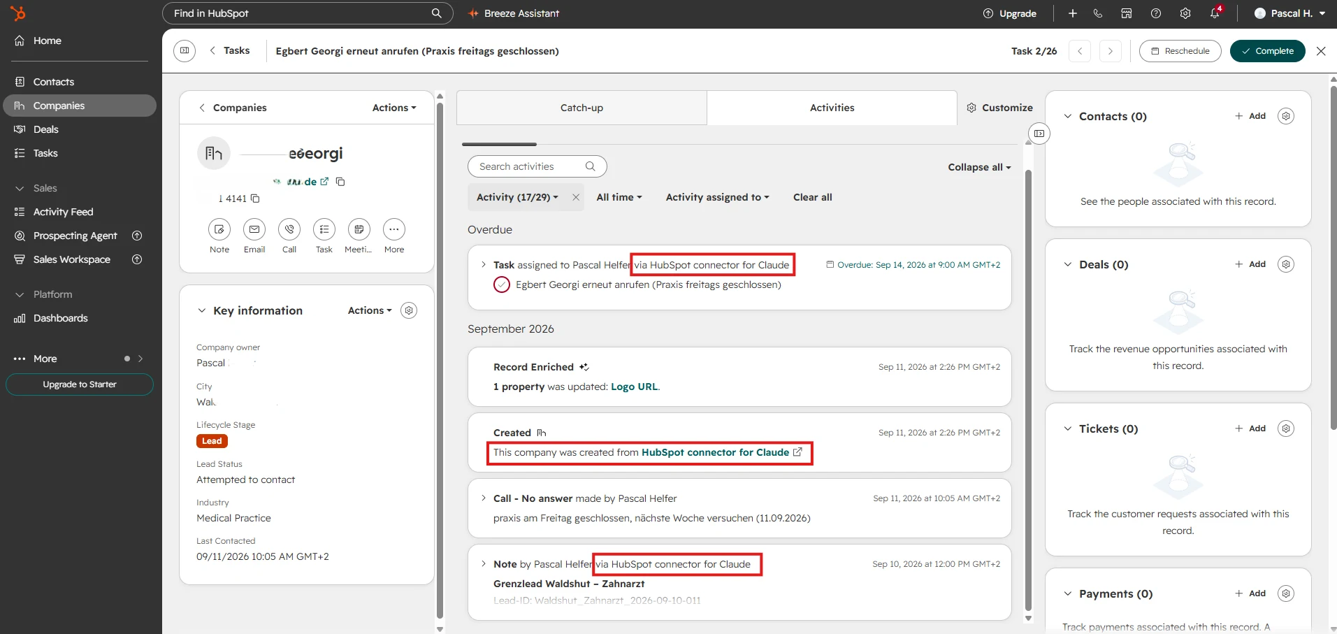 HubSpot-Firmendatensatz mit Aufgabe, Anrufprotokoll und Notiz, jeweils mit Connector-Vermerk